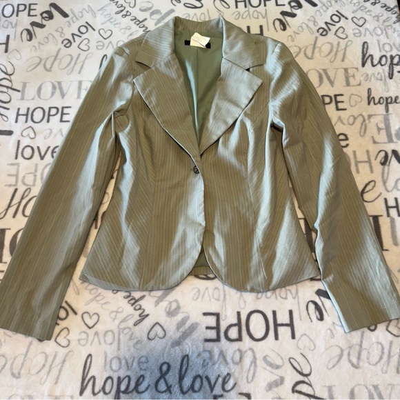 Zone choc | vintage women's small green pinstripe flared pants, matching blazer - Picture 6 of 8